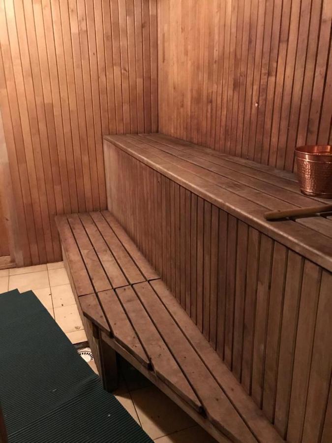 艾泽马拉斯酒店 Rembate 外观 照片